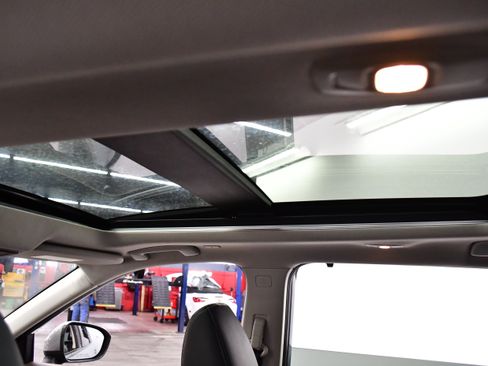 Used 2023 Nissan Rogue SL w/ SL Premium Package image 14