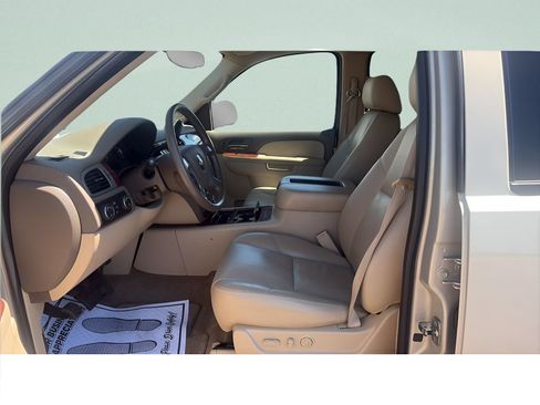 Used 2011 Chevrolet Tahoe LTZ AWD/4WD image 10