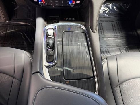 Used 2024 Buick Enclave Premium image 32