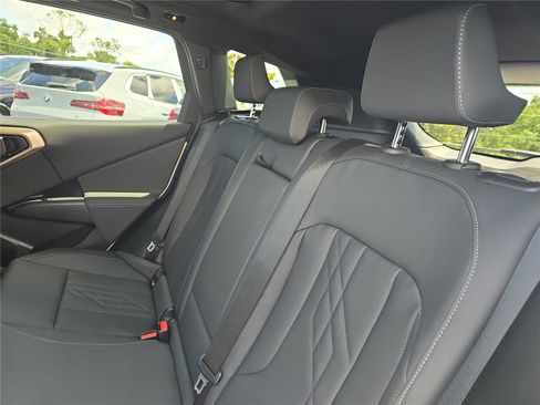 Certified 2025 BMW X3 xDrive30 w/ Convenience Package AWD/4WD image 12