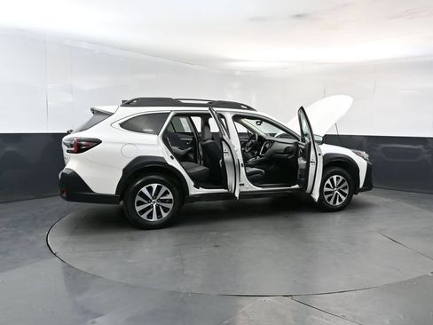 Used 2023 Subaru Outback Premium AWD/4WD image 26