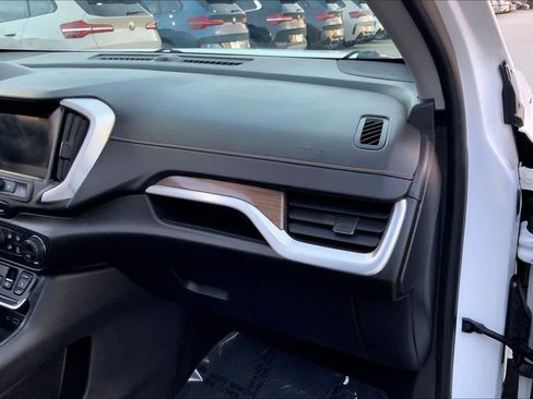 Used 2019 GMC Terrain SLE w/ Driver Convenience Package image 18