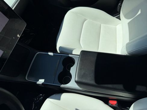 Used 2021 Tesla Model 3 Performance image 23