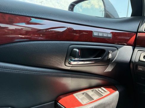 Used 2010 Lexus LS 460 w/ Comfort Pkg RWD image 11
