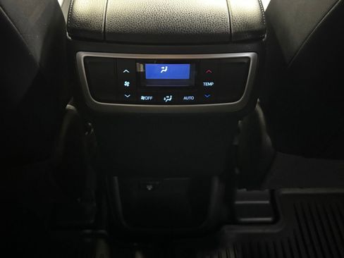 Used 2015 Toyota Highlander XLE AWD/4WD image 37