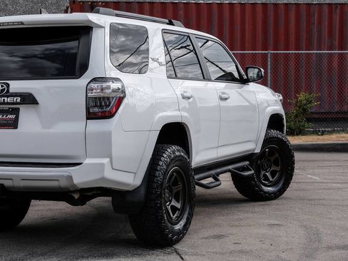 Used 2022 Toyota 4Runner TRD Off-Road AWD/4WD image 12