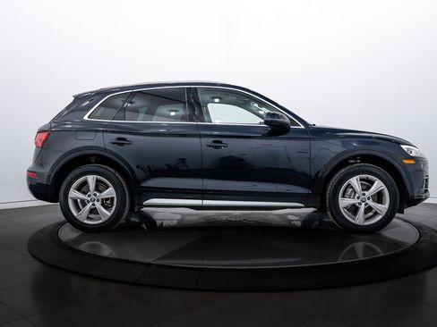Used 2020 Audi Q5 2.0T Premium w/ Convenience Package image 3