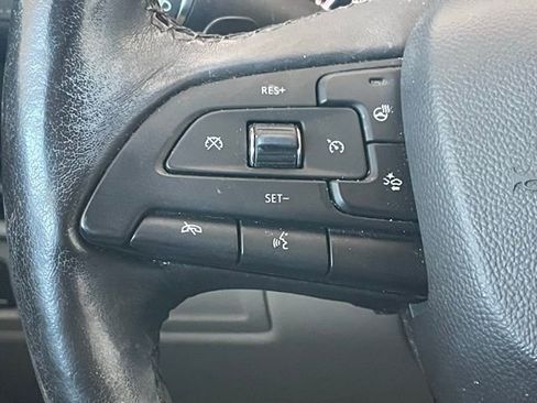 Used 2019 Cadillac XT4 Premium Luxury w/ Cold Weather Package FWD image 8