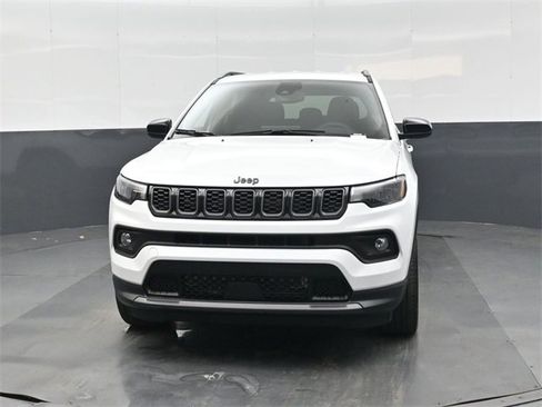New 2026 Jeep Compass Latitude image 8