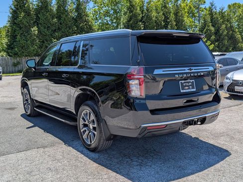 Used 2021 Chevrolet Suburban LS RWD image 3