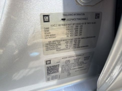 Used 2021 Chevrolet Silverado 1500 LT RWD image 3