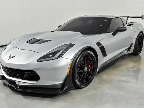 Used 2016 Chevrolet Corvette Z06 w/ 3LZ Preferred Equipment Group RWD image 6
