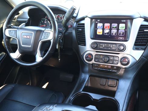 Used 2019 GMC Yukon XL SLE w/ Convenience Package image 10