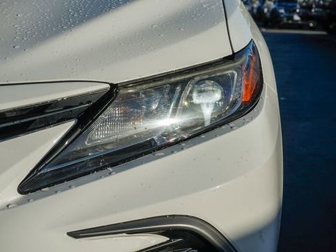 Used 2022 Toyota Camry LE image 10