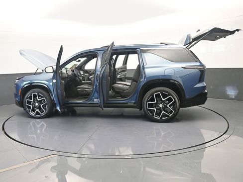 Used 2025 Chevrolet Traverse High Country FWD image 85