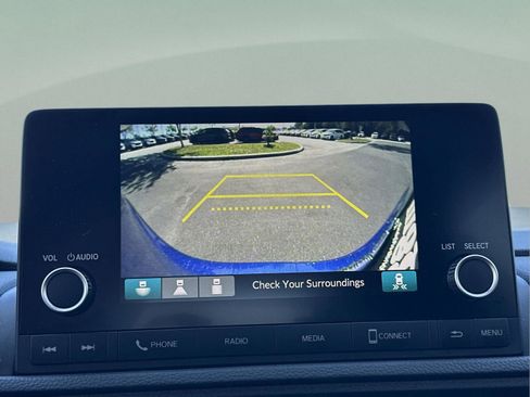 Certified 2025 Honda CR-V EX image 22