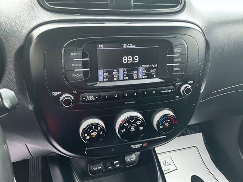 Used 2017 Kia Soul FWD image 9
