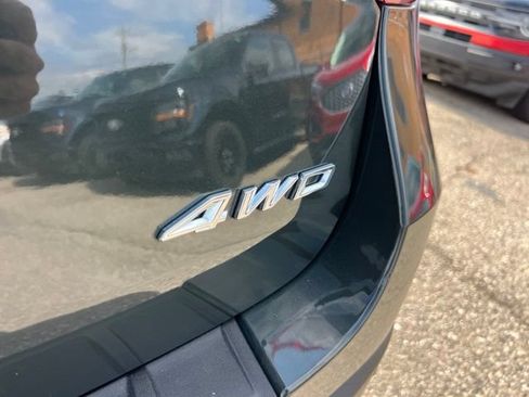 Certified 2022 Ford Explorer XLT w/ Equipment Group 202A AWD/4WD image 24