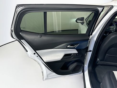 Used 2025 Chevrolet Equinox EV LT image 26