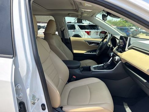 Used 2024 Toyota RAV4 XLE Premium AWD/4WD image 31