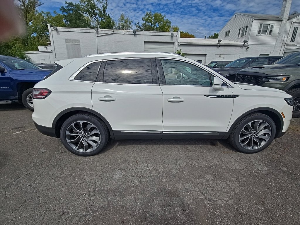 Used 2021 Lincoln Nautilus Reserve AWD/4WD image 8
