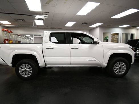 New 2025 Toyota Tacoma SR5 image 8
