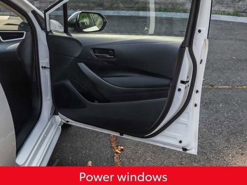 Used 2025 Toyota Corolla LE FWD image 16