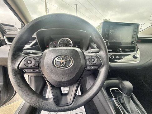 Used 2022 Toyota Corolla LE w/ LE Convenience Package FWD image 11
