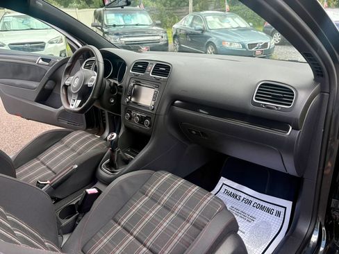 Used 2011 Volkswagen Golf 2-Door FWD image 19