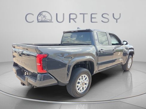 Certified 2026 Toyota Tacoma SR5 AWD/4WD image 5