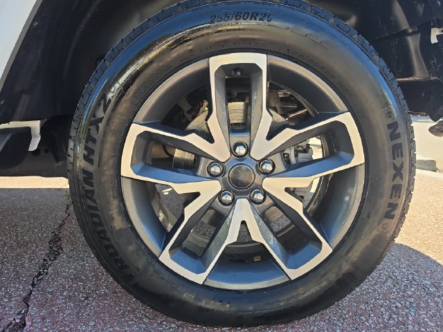 Used 2024 Jeep Wrangler Unlimited AWD/4WD image 9