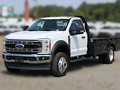 Used 2023 Ford F550 4x4 Regular Cab Super Duty image 2