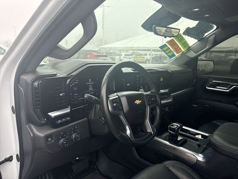 Used 2024 Chevrolet Silverado 1500 LTZ w/ LTZ Premium Package image 9