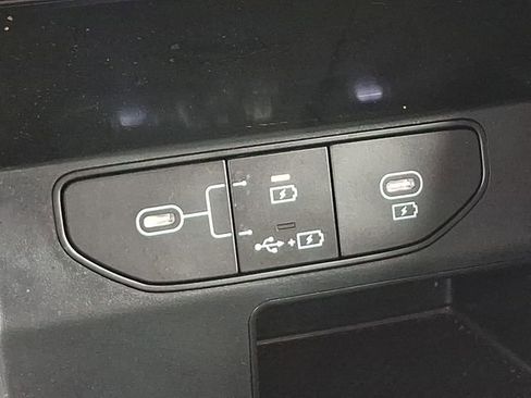 Certified 2025 Kia Sorento LX FWD image 24