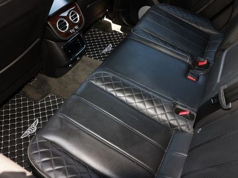 Used 2018 Bentley Bentayga AWD/4WD image 13