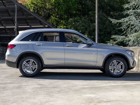Used 2021 Mercedes-Benz GLC 300 4MATIC image 12