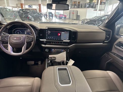 Used 2022 GMC Sierra 1500 SLT w/ SLT Convenience Package image 14