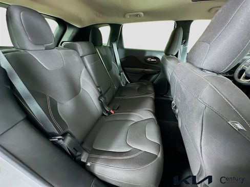 Used 2015 Jeep Cherokee Latitude image 25