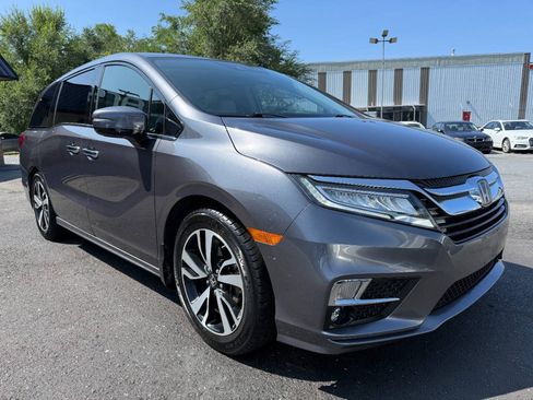 Used 2018 Honda Odyssey Elite image 3
