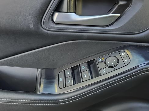 Used 2025 Nissan Rogue SV FWD image 7