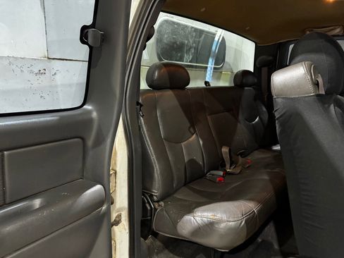 Used 2004 GMC Sierra 3500 W/T image 21