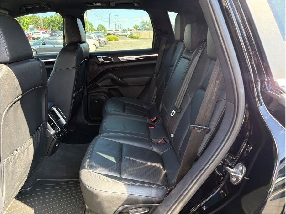 Used 2011 Porsche Cayenne S AWD/4WD image 13