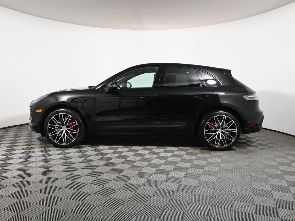 Used 2024 Porsche Macan GTS AWD/4WD image 2