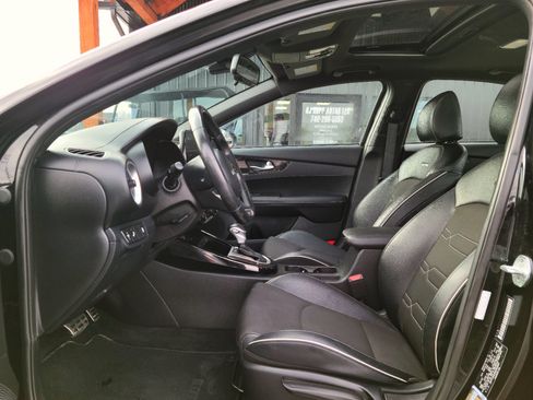 Used 2022 Kia Forte GT-Line w/ GT-Line Premium Package image 17