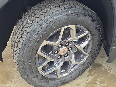 New 2026 GMC Sierra 1500 SLT w/ SLT Premium Plus Package image 32