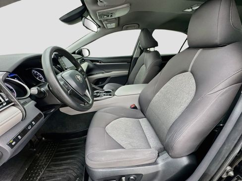 Used 2022 Toyota Camry LE FWD image 13