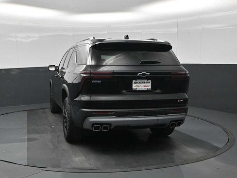 Used 2024 Chevrolet Traverse Z71 image 7