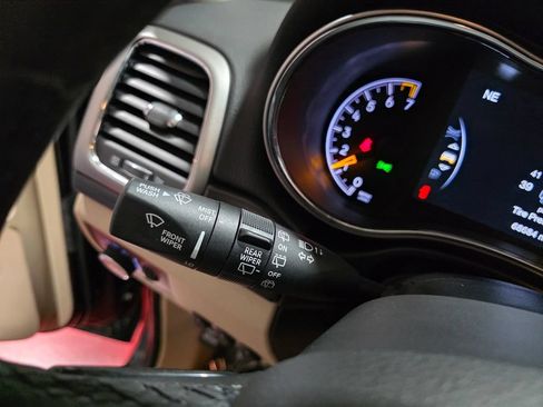 Used 2019 Jeep Grand Cherokee Laredo AWD/4WD image 27