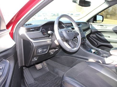 Used 2023 Jeep Grand Cherokee L Laredo image 22