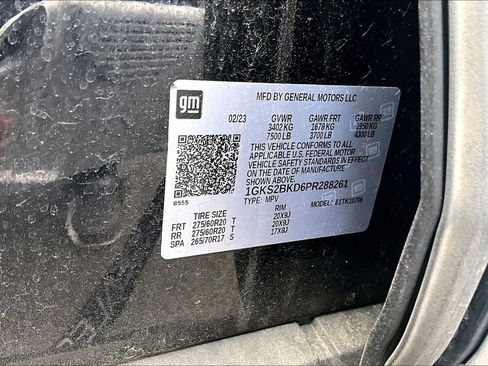 Used 2023 GMC Yukon SLT AWD/4WD image 3